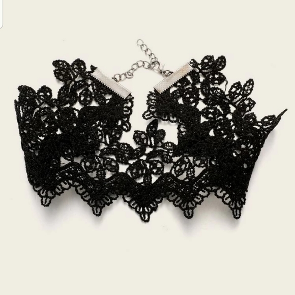 *Harmony* Lace Choker - Picture 4 of 5
